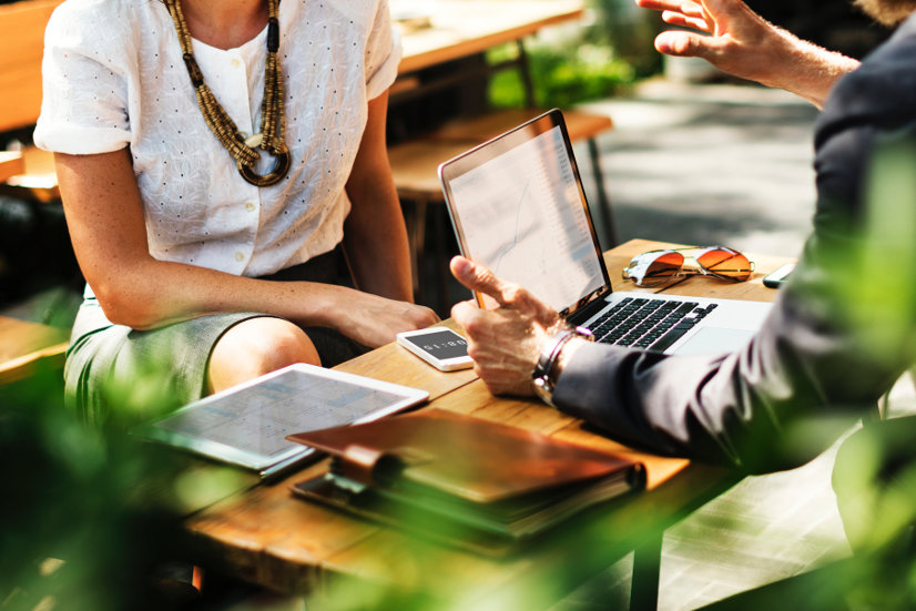 La digitalisation des outils de travail : de l’automatisation à l’humanisation La digitalisation des outils de travail : de l'automatisation à l'humanisation