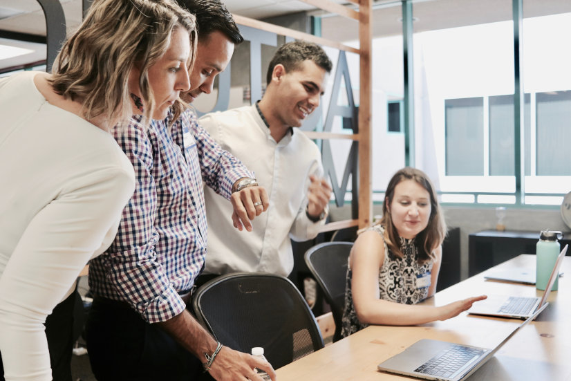Une bonne ambiance est-elle la clé du bonheur au travail ? Une bonne ambiance est-elle la clé du bonheur au travail ?